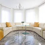 Luxury With Indoor Pool, Jacuzzi, Sauna & Breathtaking View Apartment *