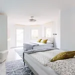 Luxury With Indoor Pool, Jacuzzi, Sauna & Breathtaking View Apartment *