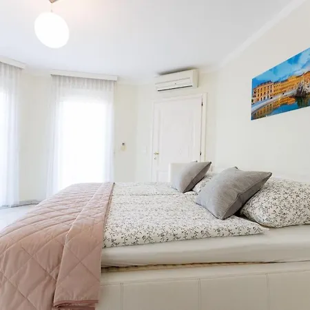 Luxury With Indoor Pool, Jacuzzi, Sauna & Breathtaking View Klosterneuburg