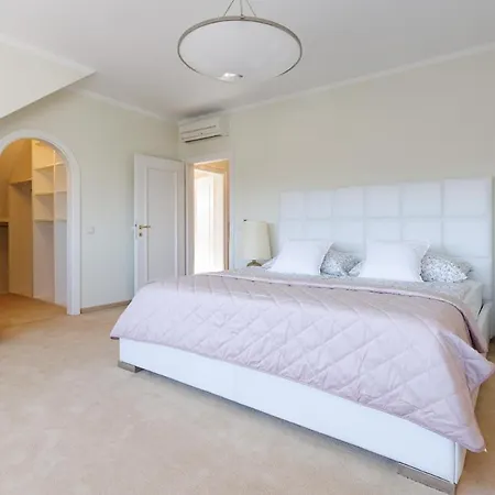 Luxury With Indoor Pool, Jacuzzi, Sauna & Breathtaking View * كلوسيترنيوبرغ