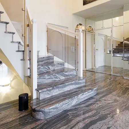 Apartment Luxury With Indoor Pool, Jacuzzi, Sauna & Breathtaking View