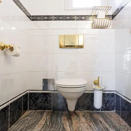 Apartment Luxury With Indoor Pool, Jacuzzi, Sauna & Breathtaking View *