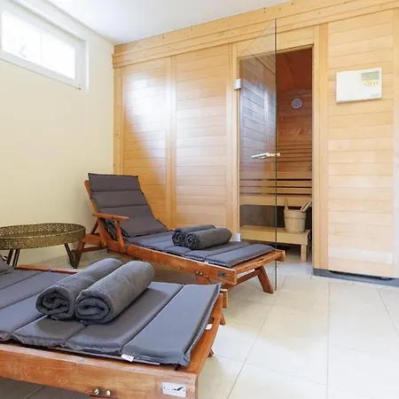 Luxury With Indoor Pool, Jacuzzi, Sauna & Breathtaking View شقة كلوسيترنيوبرغ