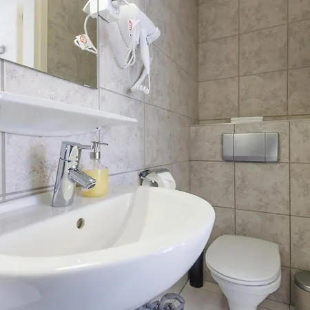 Luxury With Indoor Pool, Jacuzzi, Sauna & Breathtaking View