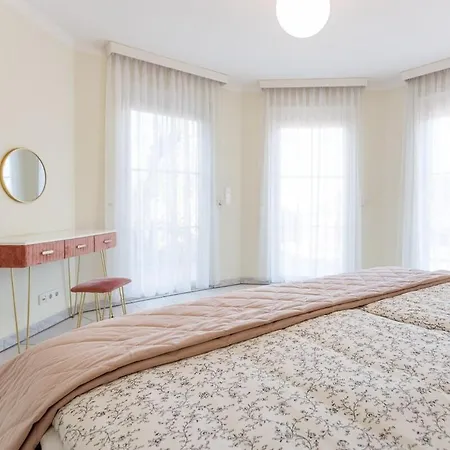 Luxury With Indoor Pool, Jacuzzi, Sauna & Breathtaking View Klosterneuburg