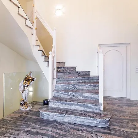 Luxury With Indoor Pool, Jacuzzi, Sauna & Breathtaking View
