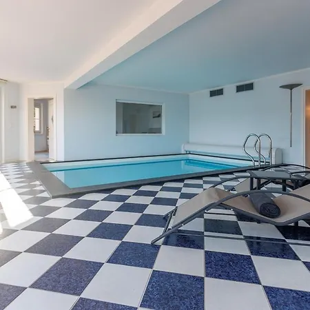 Luxury With Indoor Pool, Jacuzzi, Sauna & Breathtaking View Apartment