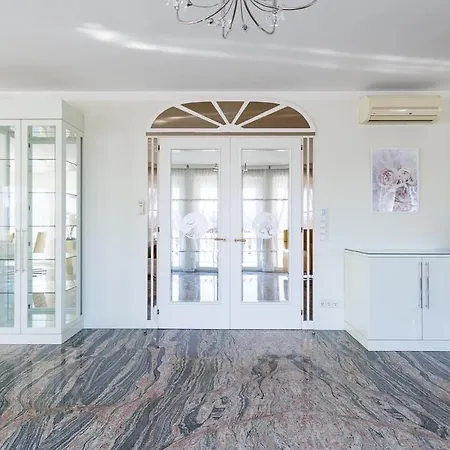Apartment Luxury With Indoor Pool, Jacuzzi, Sauna & Breathtaking View Klosterneuburg