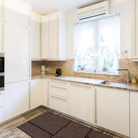 Apartment Luxury With Indoor Pool, Jacuzzi, Sauna & Breathtaking View *