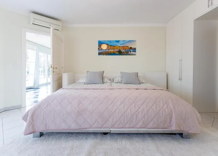 Lägenhet Luxury With Indoor Pool, Jacuzzi, Sauna & Breathtaking View