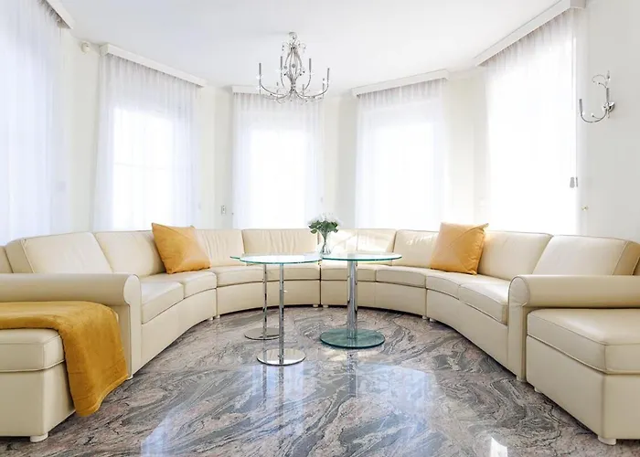 Luxury With Indoor Pool, Jacuzzi, Sauna & Breathtaking View Lägenhet *