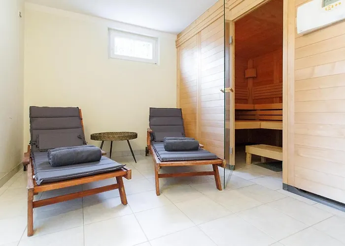 Lägenhet Luxury With Indoor Pool, Jacuzzi, Sauna & Breathtaking View Klosterneuburg