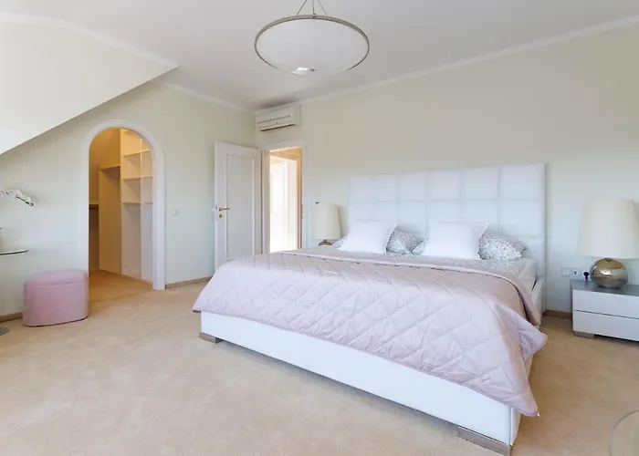 Luxury With Indoor Pool, Jacuzzi, Sauna & Breathtaking View * Klosterneuburg