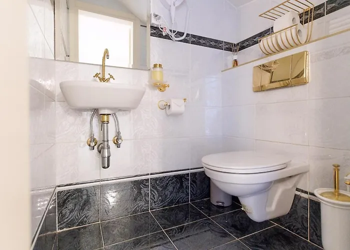 Luxury With Indoor Pool, Jacuzzi, Sauna & Breathtaking View Lägenhet