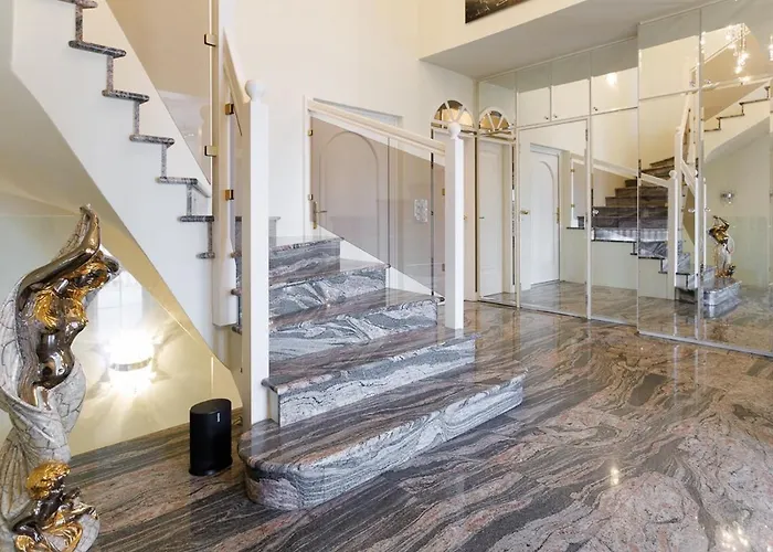 Lägenhet Luxury With Indoor Pool, Jacuzzi, Sauna & Breathtaking View