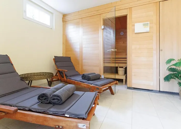 Luxury With Indoor Pool, Jacuzzi, Sauna & Breathtaking View Lägenhet Klosterneuburg