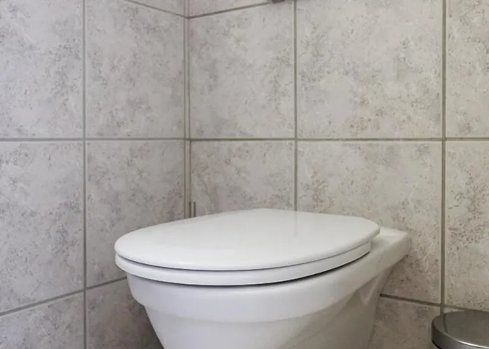 Lägenhet Luxury With Indoor Pool, Jacuzzi, Sauna & Breathtaking View Klosterneuburg