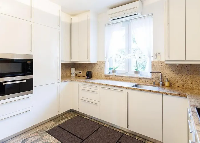 Lägenhet Luxury With Indoor Pool, Jacuzzi, Sauna & Breathtaking View *