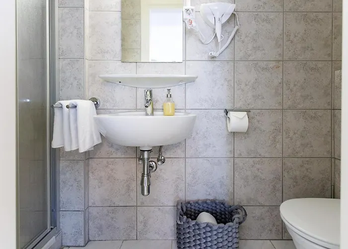 Lägenhet Luxury With Indoor Pool, Jacuzzi, Sauna & Breathtaking View Klosterneuburg